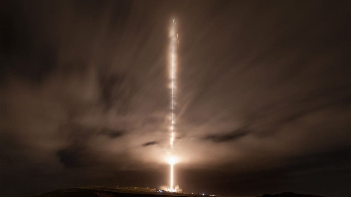 SpaceX attempts 600th Falcon booster landing with Starlink launch from Vandenberg