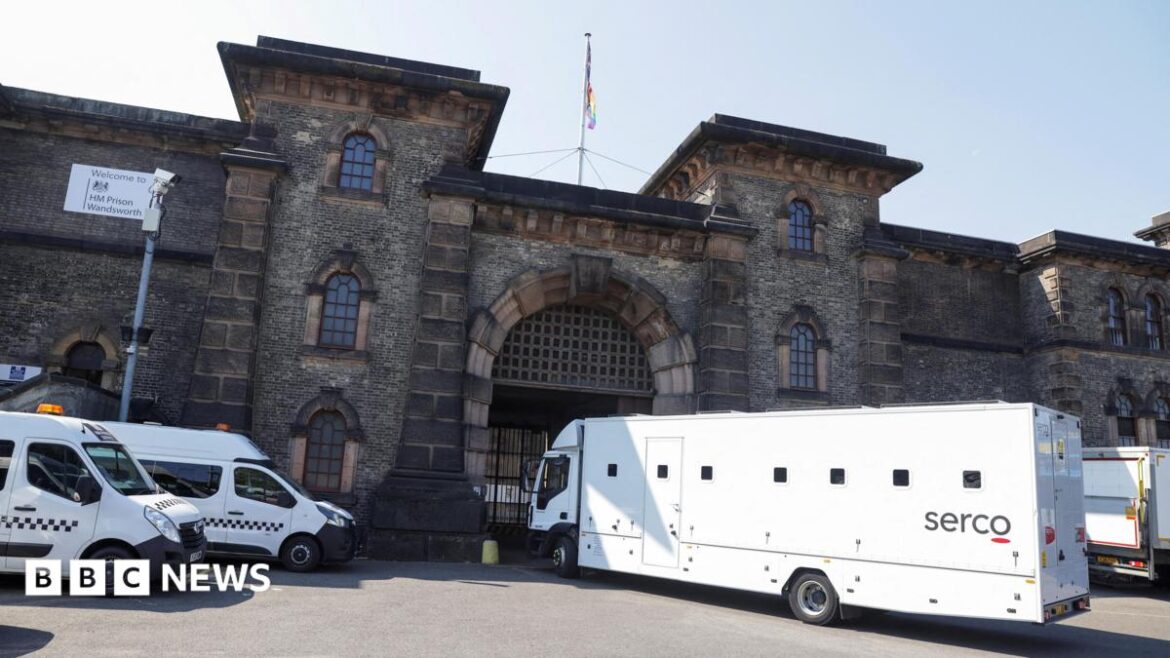 An image of a Serco-branded vehicle driving into Wandsworth prison