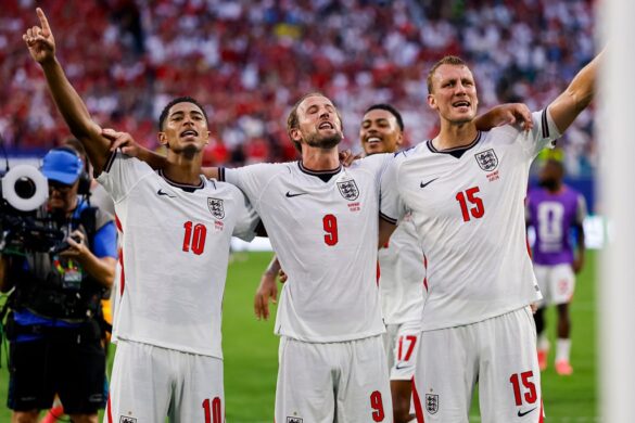 Harry Kane and teammates of England sing the Oasis hit "Wonderwall" following their victory after the FIFA World Cup 2026