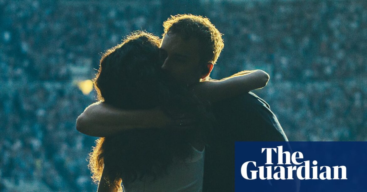 Sam Fender and Olivia Dean Break 73-Year UK Record With Longest No 1 Single