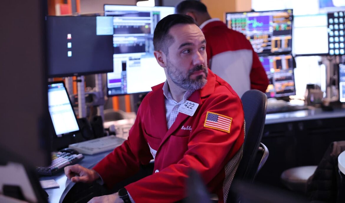 Wall Street Tracks Shipping Cost Surges and Private Equity Stock Slumps