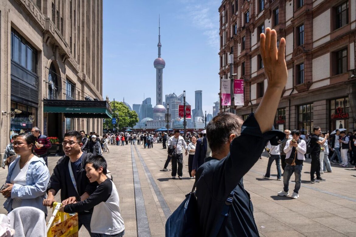 China Economy Slows in July as Retail Sales and Output Miss Forecasts