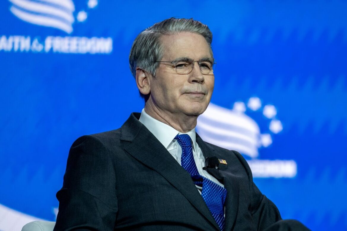 Bessent Faces Investor Backlash Over Record 30-Year US Bond Yield