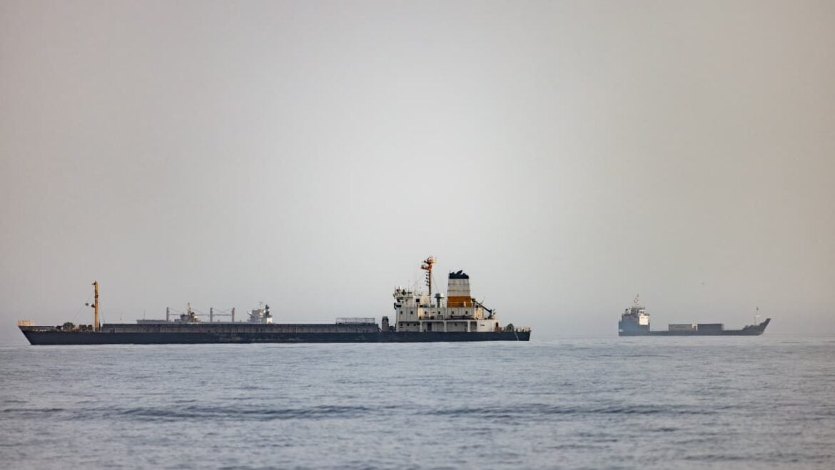 Iran Blacklists 45 Oil Tankers Over Strait of Hormuz Transit Rules