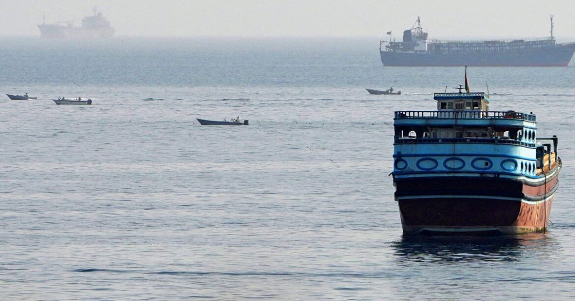 Iran Nears Oman Deal on Strait But Reopening Stalls