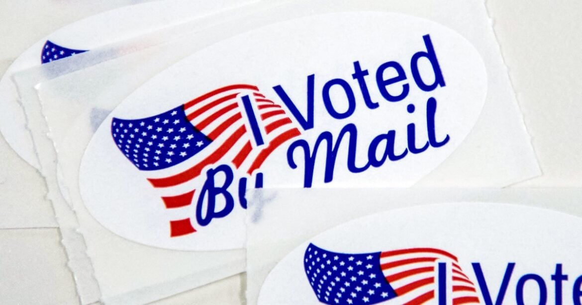US Postal Service's Mail-In Vote Rule Blocked by Federal Judge