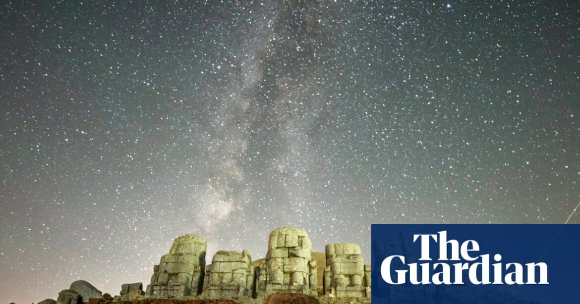 Perseid Meteor Shower Peaks With New Moon and Six-Planet Parade