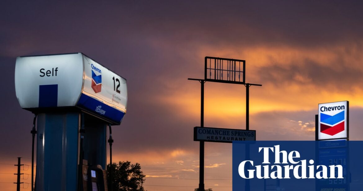 US Gas Prices Hit Record August High of $4.06 Amid Iran Diplomatic Stalls