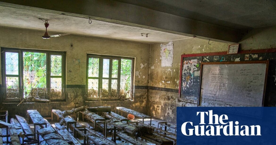 Nepali Headteacher Saves 900 Students From Deadly Flash Flood