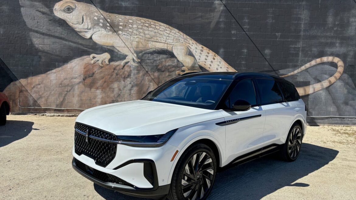 Ford Shifts Lincoln Production to US by 2030 to Avoid China Tariffs