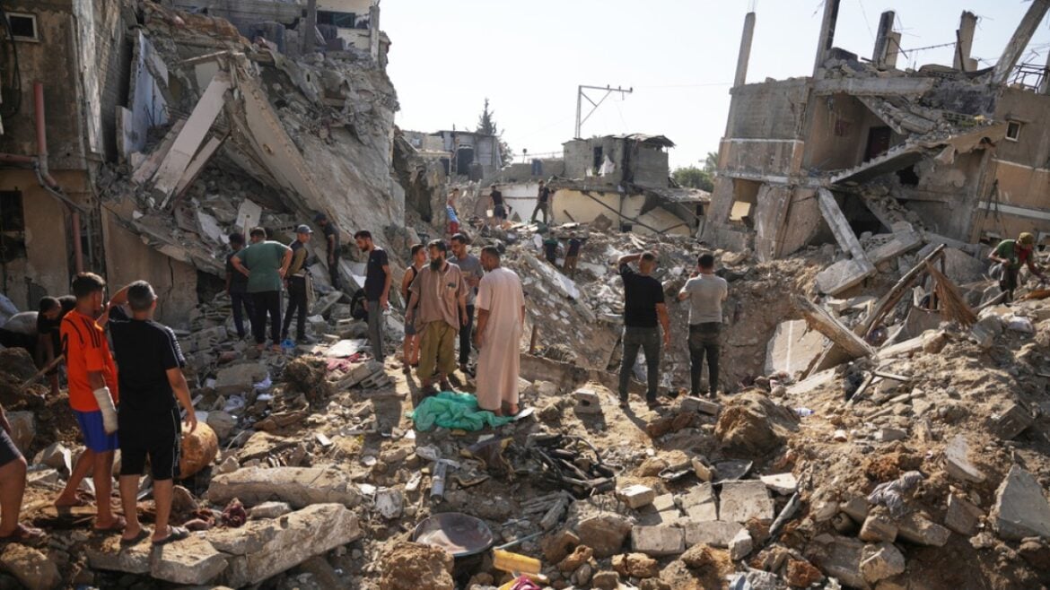 Over 100 ex-diplomats urge France, UK to sanction Israel over Palestine