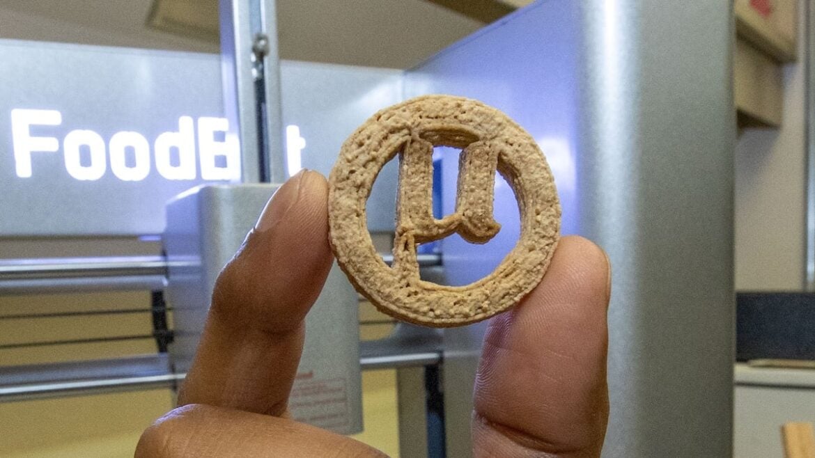 Scientists 3D-Print Edible Cookies Using Recycled Plastic and Farm Waste