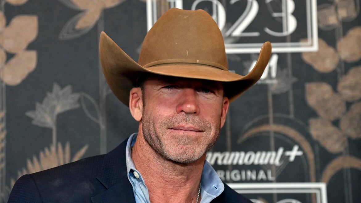 LAS VEGAS, NEVADA - DECEMBER 03: Taylor Sheridan attends the "1923" Las Vegas premiere screening the Encore Theater at Wynn