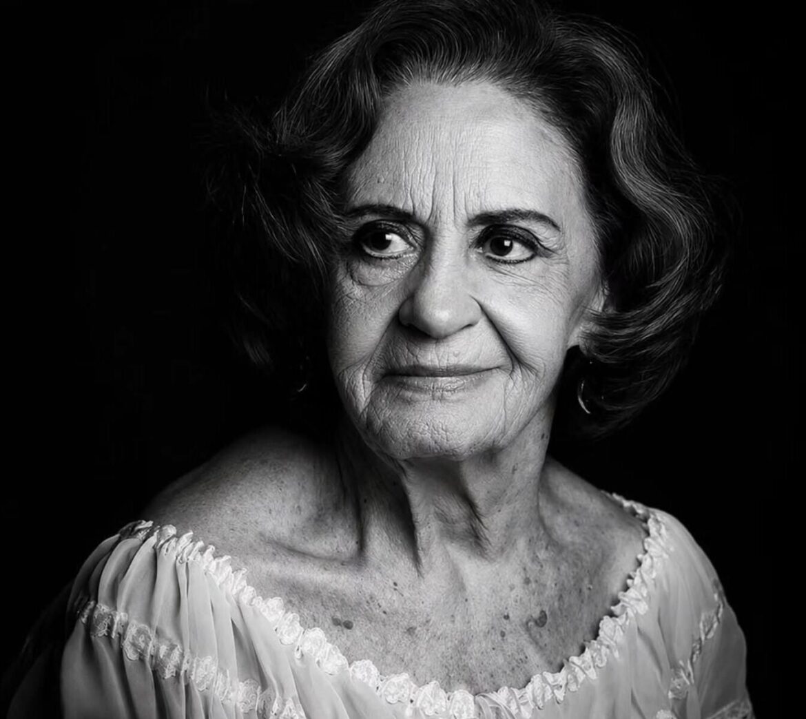 Actress Laura Cardoso Dies at 98