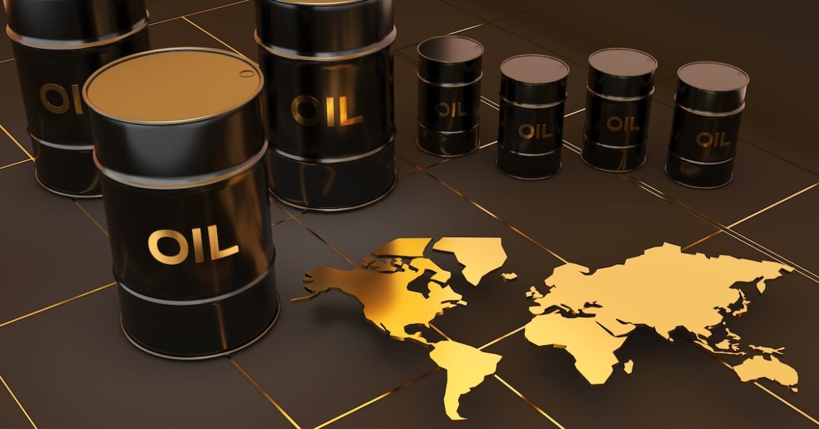Oil Prices Hit 3-Week Lows as US Negotiates to Reopen Strait of Hormuz