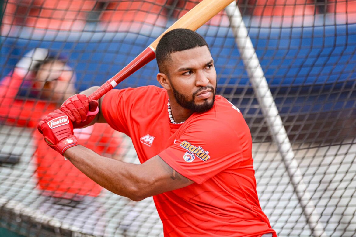 Robert Pérez Jr. Traded to Caribes de Anzoátegui for More Playing Time