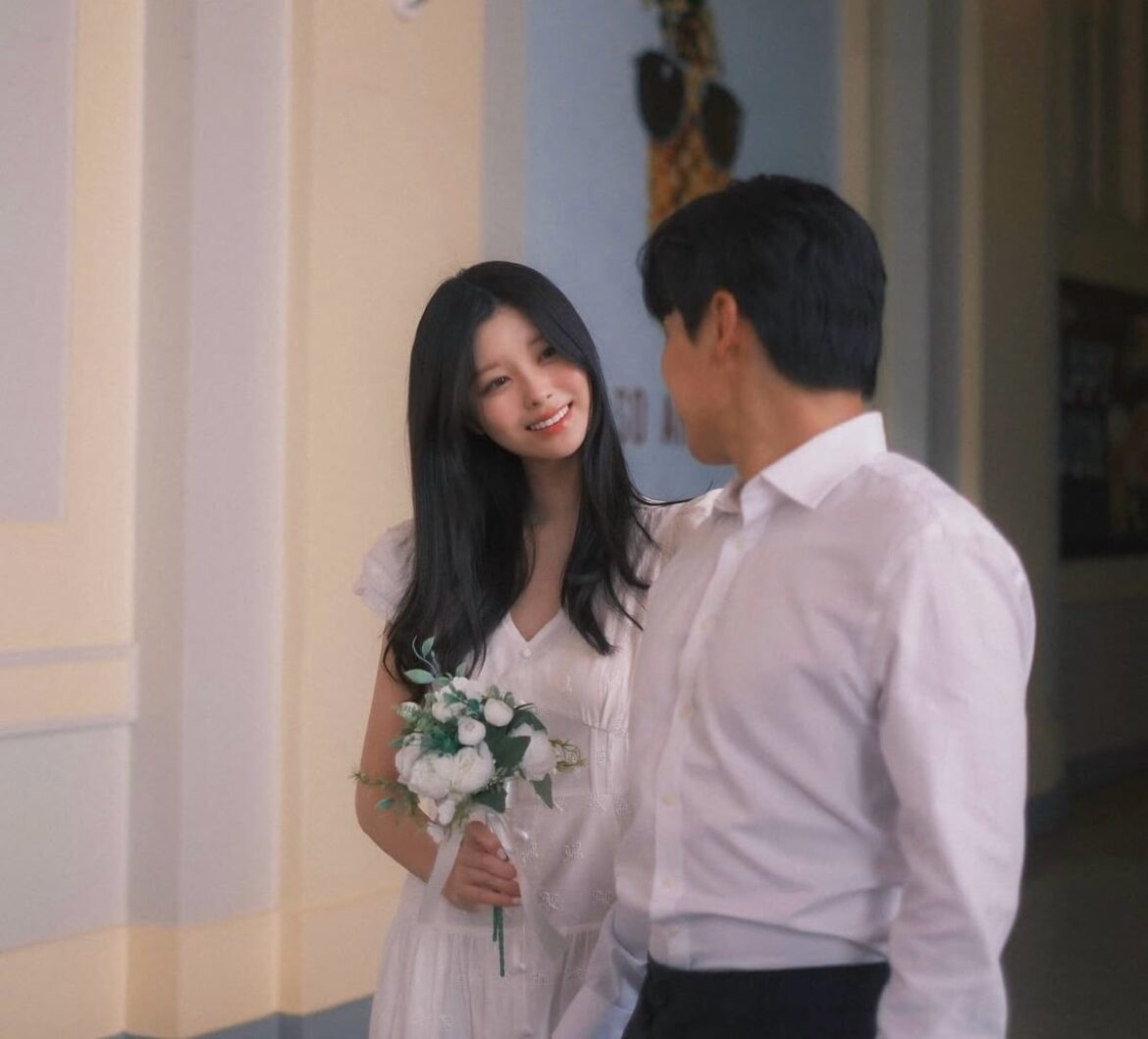 Soyee Ties the Knot with Lawyer Yoo Jong Min