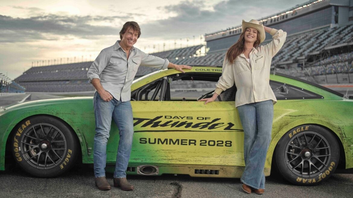 Tom Cruise and Anne Hathaway
