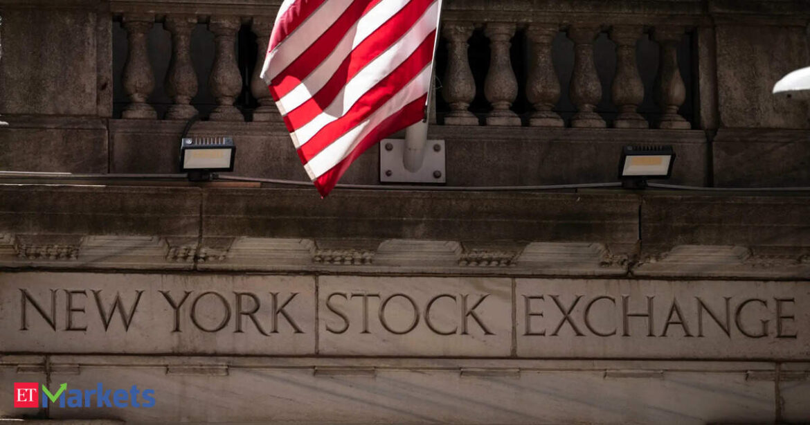 Wall Street Hits Two-Week Lows as Tech Selloff and Bond Yields Surge