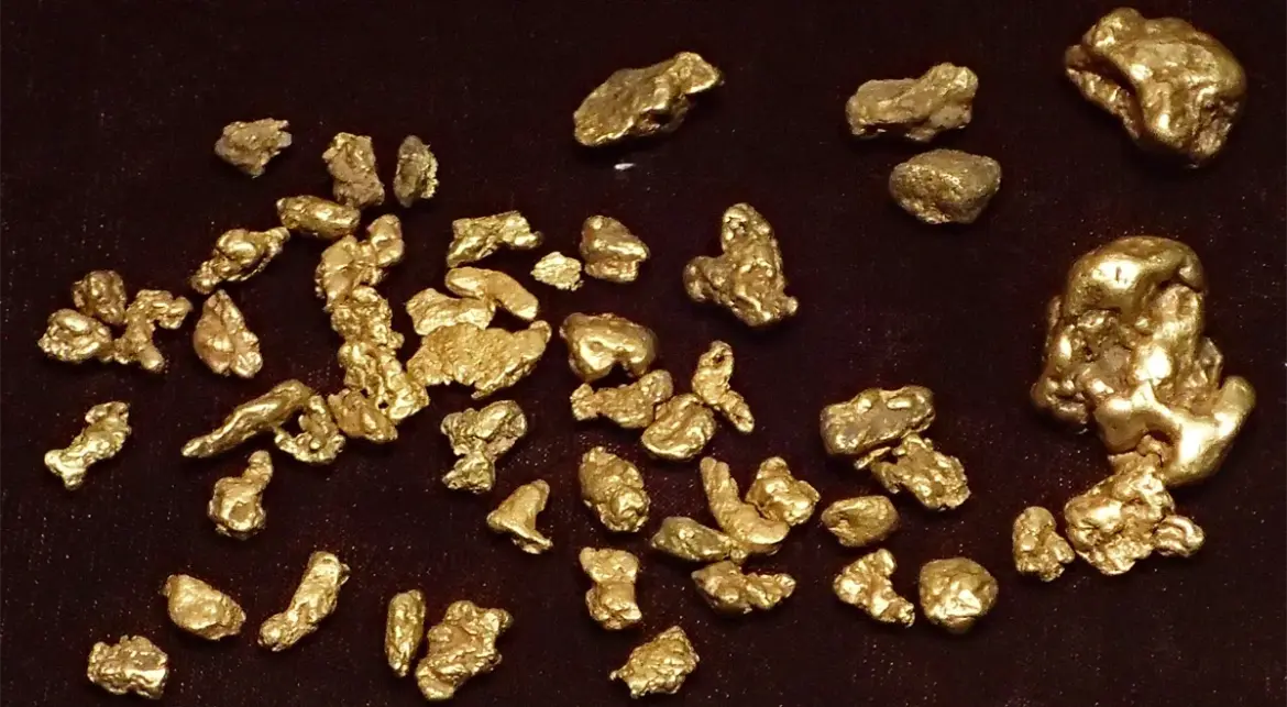 Gold Prices Surge Above $4,200 Amid Weaker Dollar and Middle East Tensions
