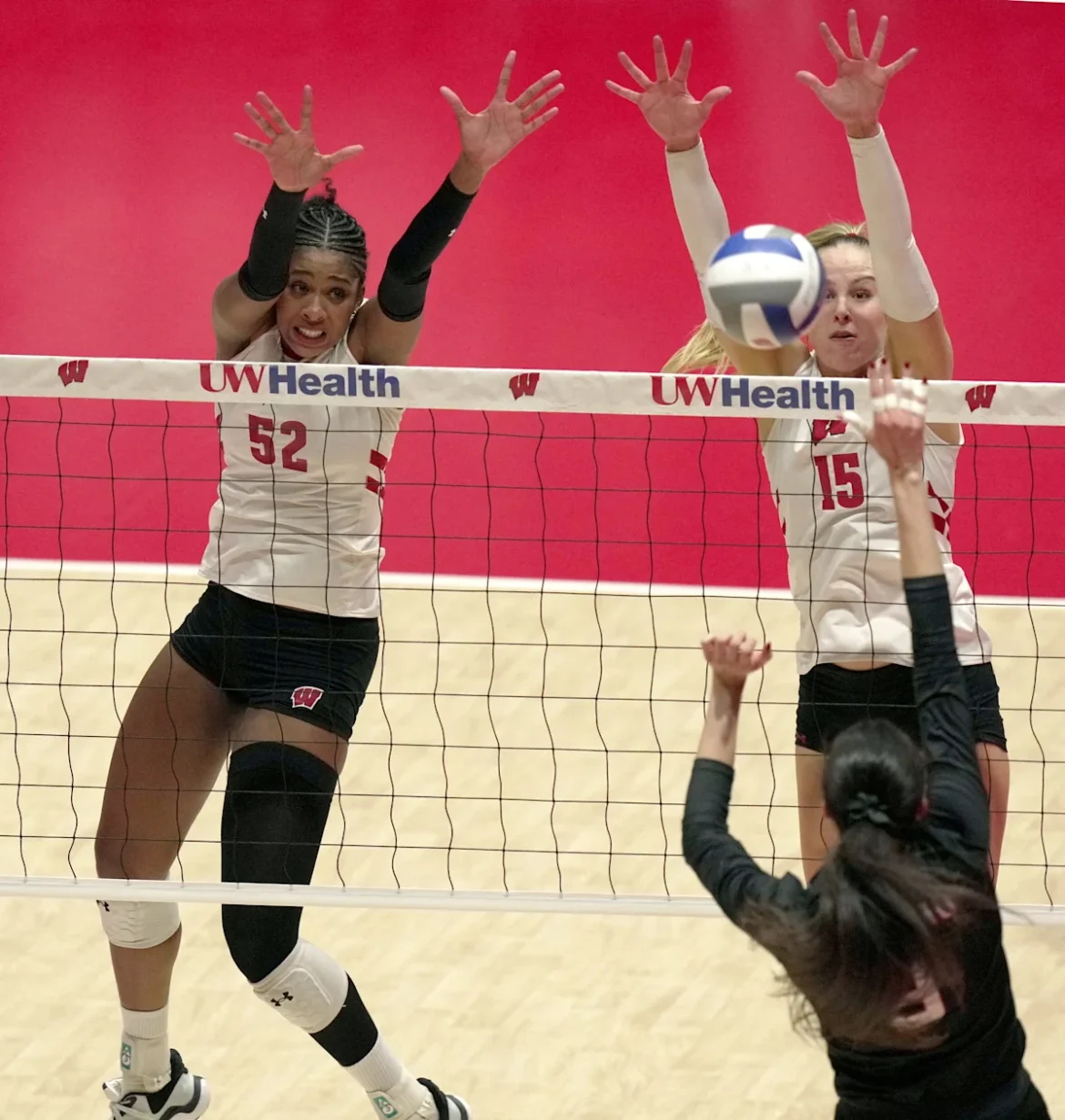 Wisconsin Volleyball Announces 2026 Preseason Schedule with Alumni Match