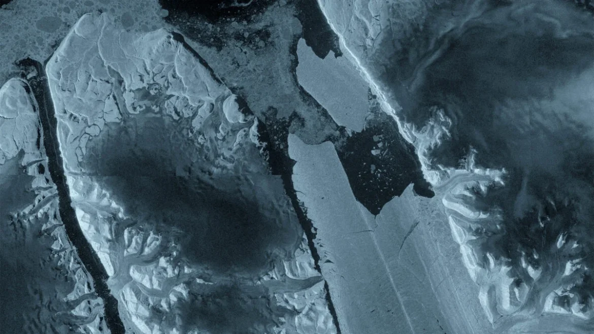 Greenland Petermann Glacier Calves Manhattan-Sized Iceberg