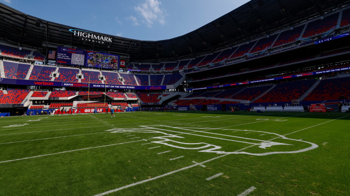 Carolina Panthers v Buffalo Bills