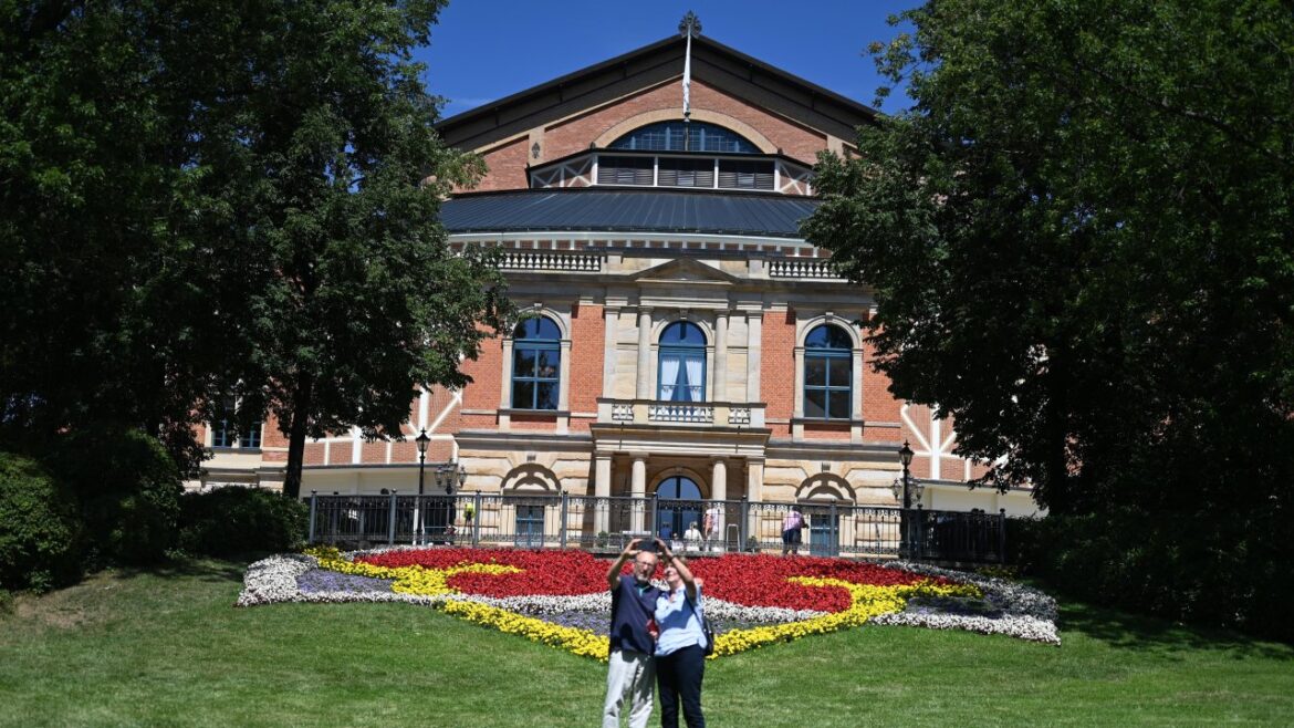 Bayreuth Festival AI Stage Imagery Booed During Wagner's Götterdämmerung