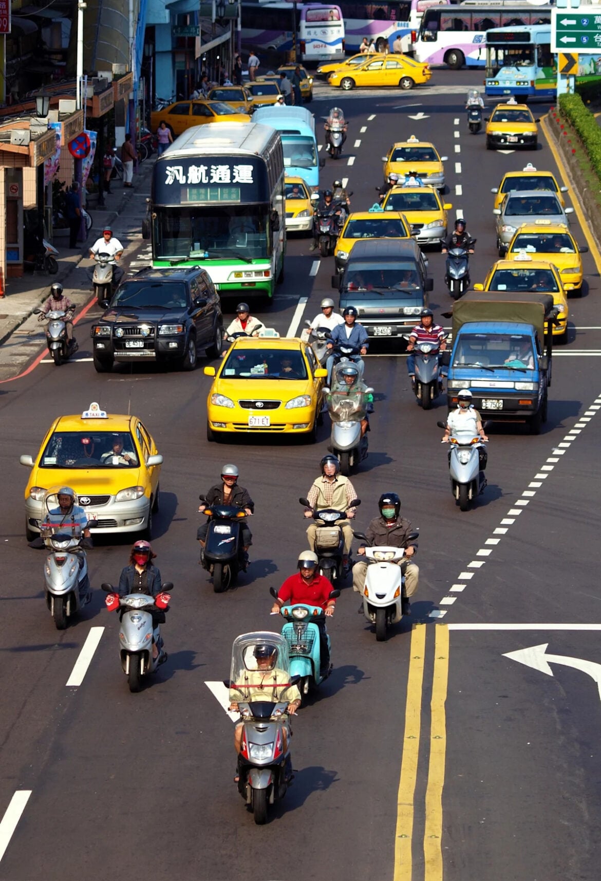 Taiwan Traffic Safety Bureau Offers iPhones and Motorcycles in Zero-Violation Sweepstakes