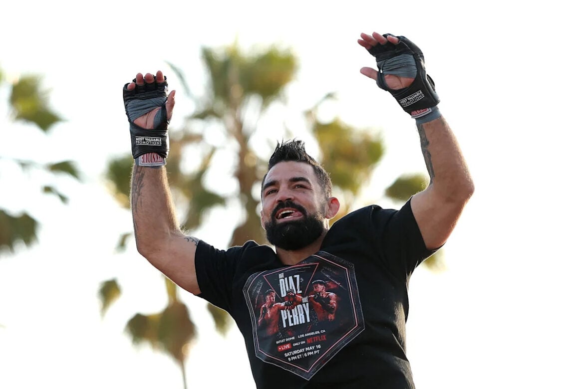 Mike Perry suffers early injury in Duel Arena 1 fight