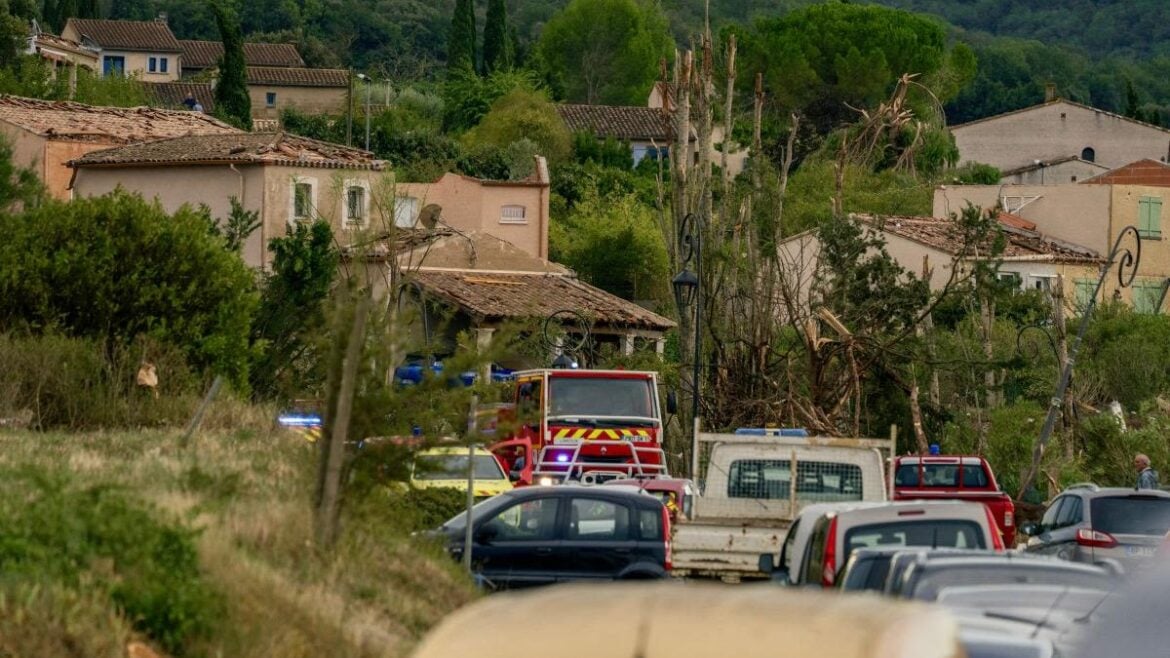Powerful Tornado Hits Pomas South of Carcassonne, Causing Severe Damage