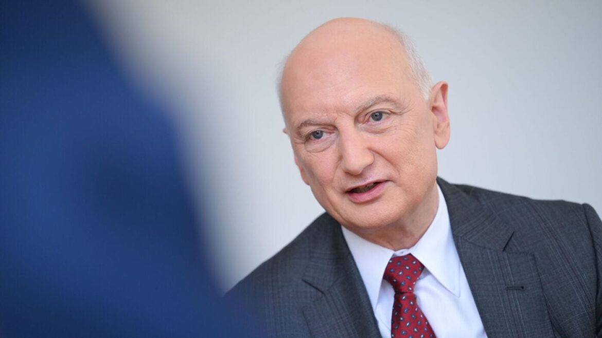 Nikolas Stihl Urges End to 35-Hour Workweek to Save German Industry Jobs