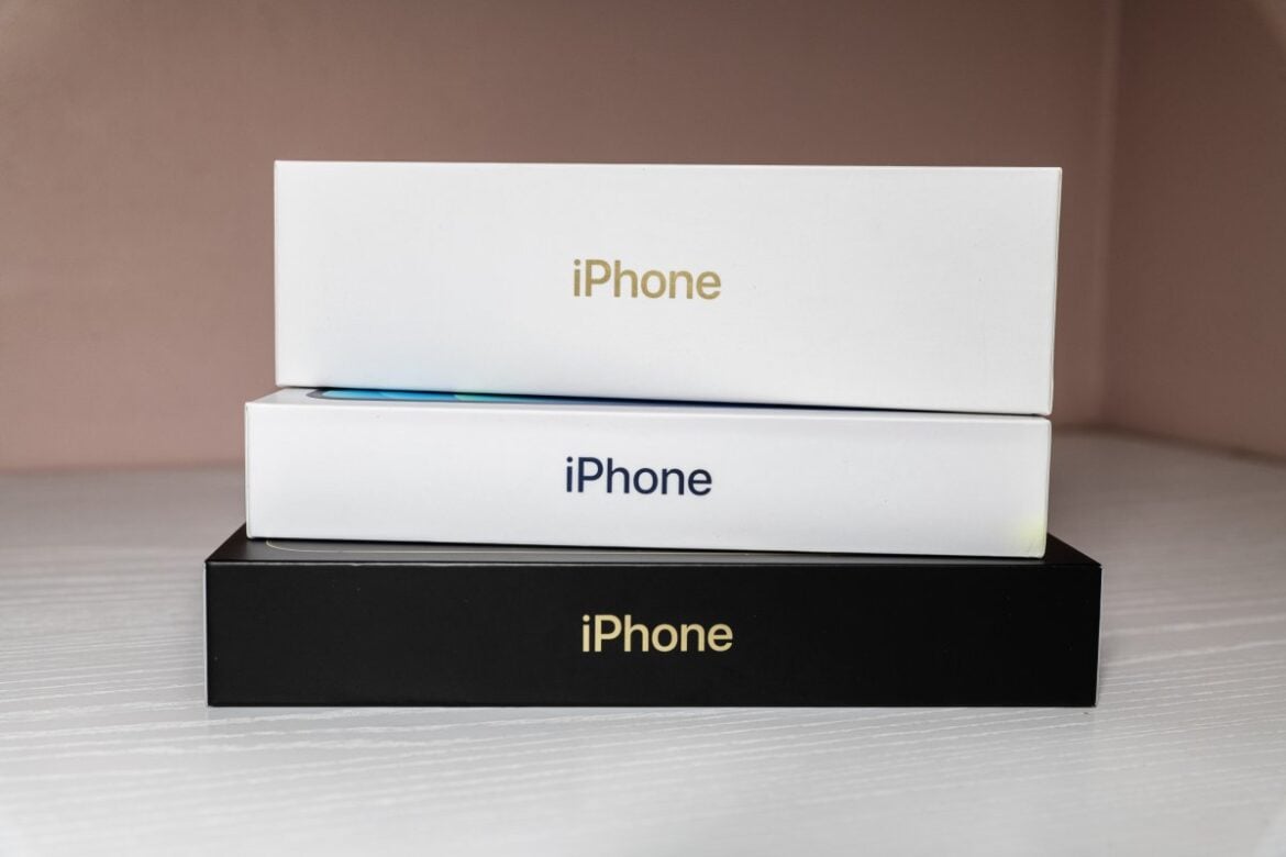 Apple iPhone 18 Standard Delayed to Early 2027