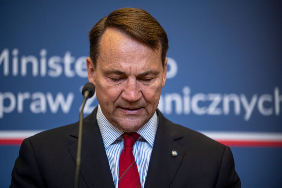 Sikorski: President Nawrocki's Push for More Power is Unrealistic and Doomed