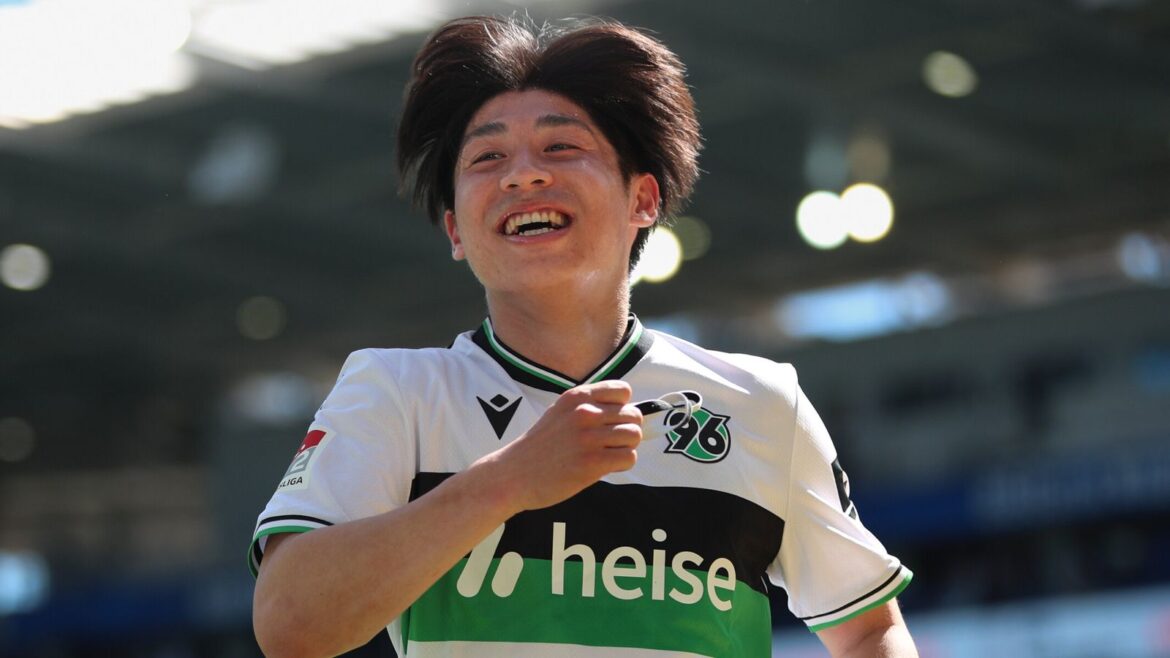 Rangers transfer news: Daisuke Yokota joins from Hannover 96 to become Derek McInnes' ninth summer signing
