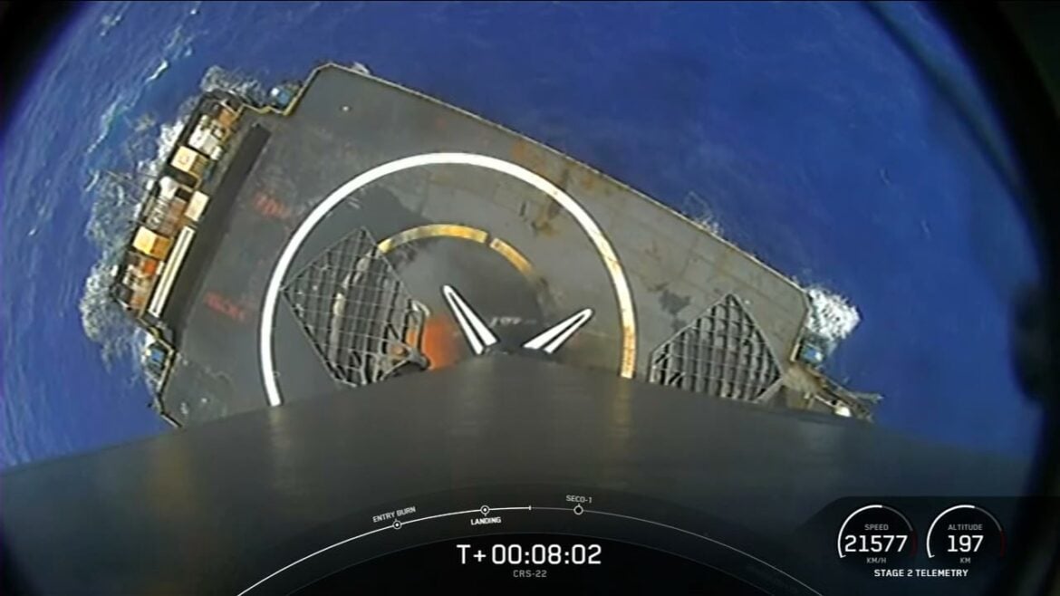 Falcon 9 booster B1067 descending towards a drone ship during its first landing after CRS-22
