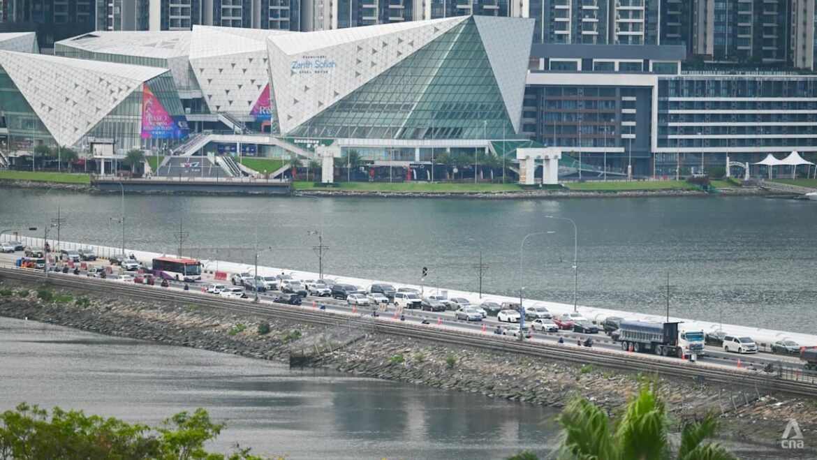 ICA Warns of Very Heavy Traffic at Checkpoints for National Day Weekend