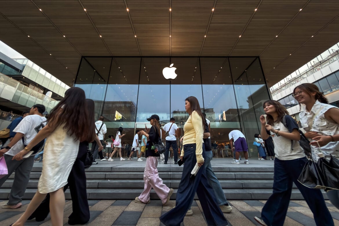 China Consumer Prices Rise 0.8% in August"