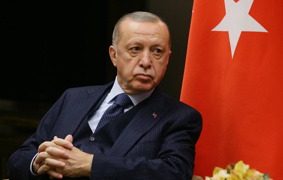 Erdogan Tells Zelenskiy Black Sea Merchant Vessel Attacks Unacceptable