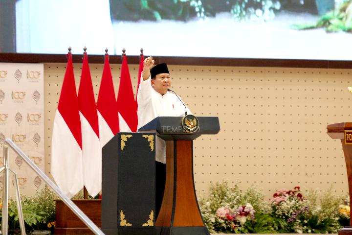 Prabowo Orders Review of District Rules Allowing Land Burning
