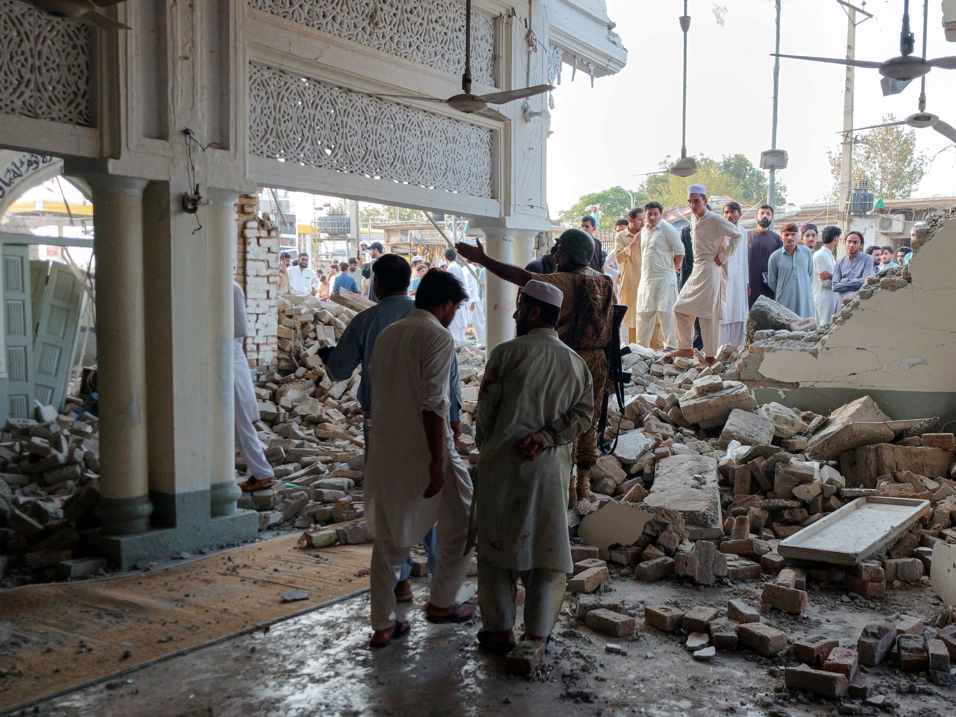Bomb attack at Pakistan mosque kills at least 31 people