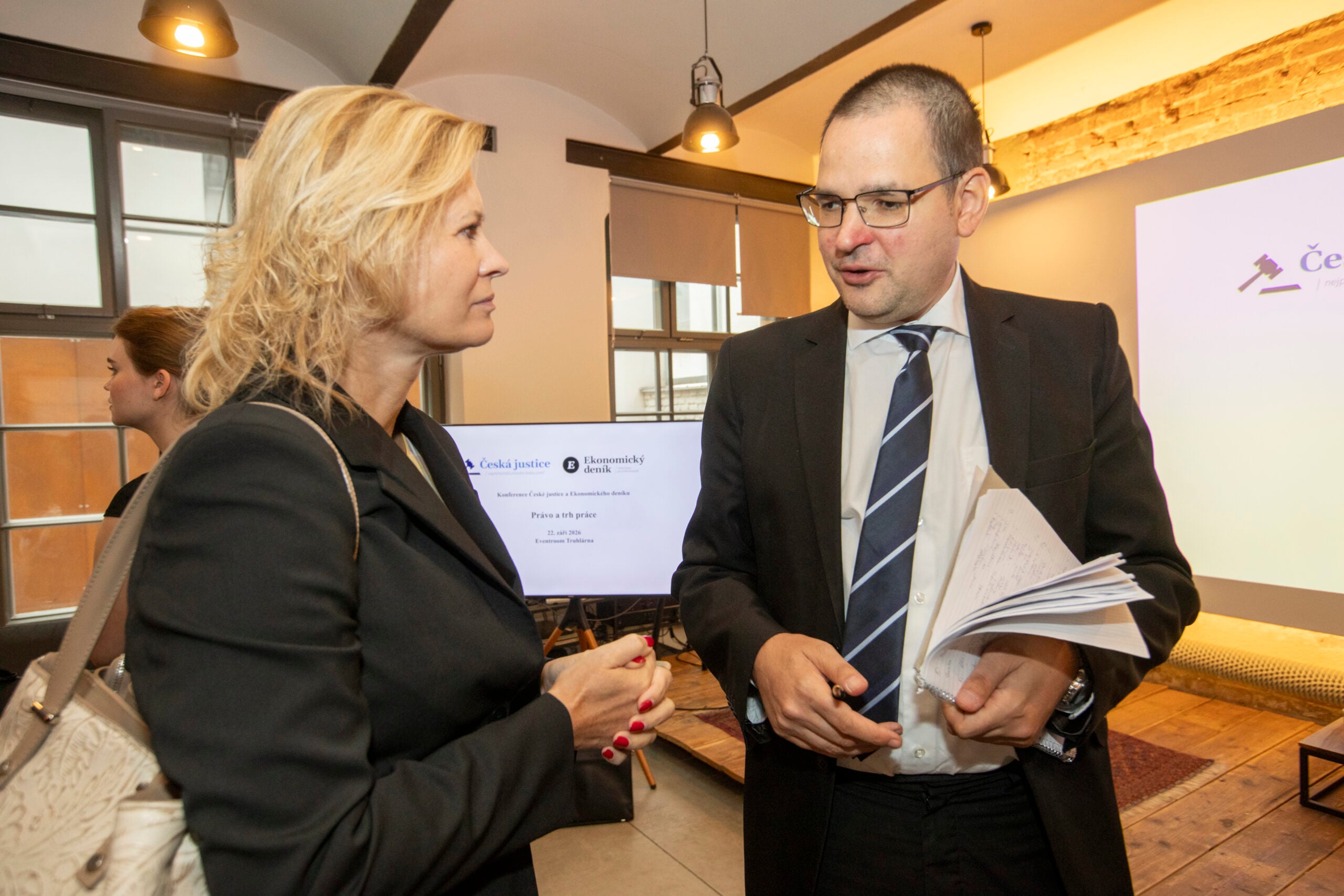 Czech Government to Redefine Dependent Work to Curb Illegal Freelancing