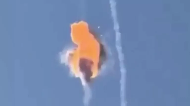 Houthis Claim Downing Saudi F-15 Over Marib as Drone Intercepted Near Mecca