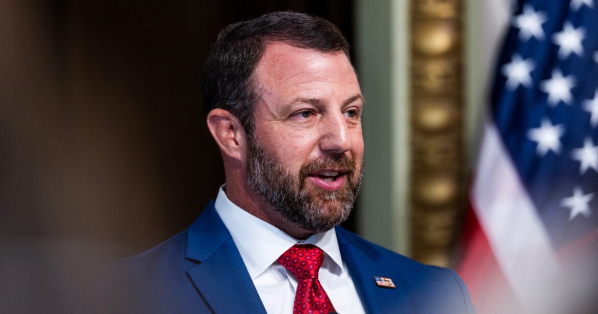 Mullin's Plane Makes Emergency Landing After Engine Failure