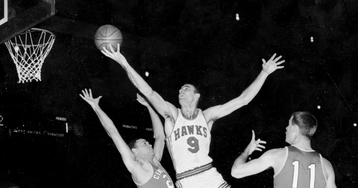 Bob Pettit, NBA's First Most Valuable Player, Dies at 93