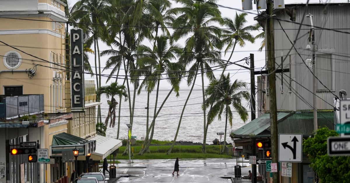 Hurricane Nolo Stalls South of Hawaii With Up to 20 Inches of Rain Forecast
