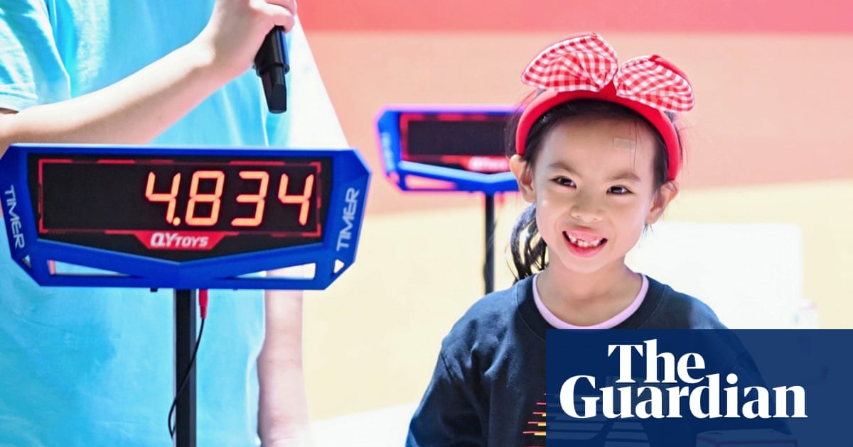 Lian Yunzhi Sets New Women's Rubik's Cube World Record