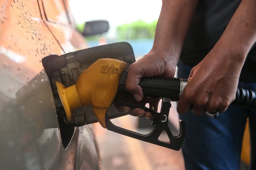 Malaysia Lowers RON97 And Diesel Fuel Prices For Early October