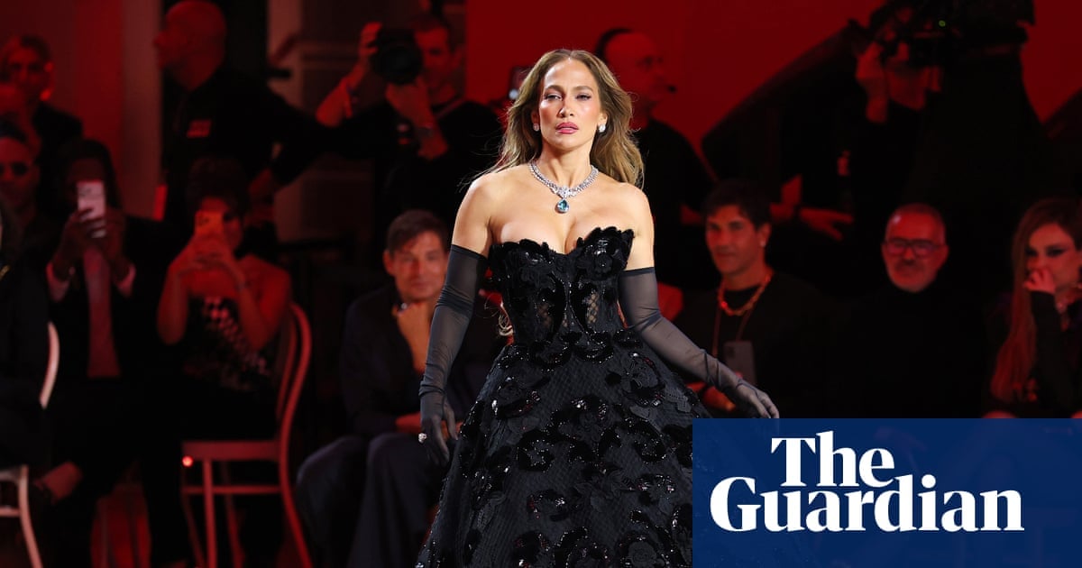 Dolce & Gabbana Faces £400m Debt While Jennifer Lopez Boosts Milan Runway