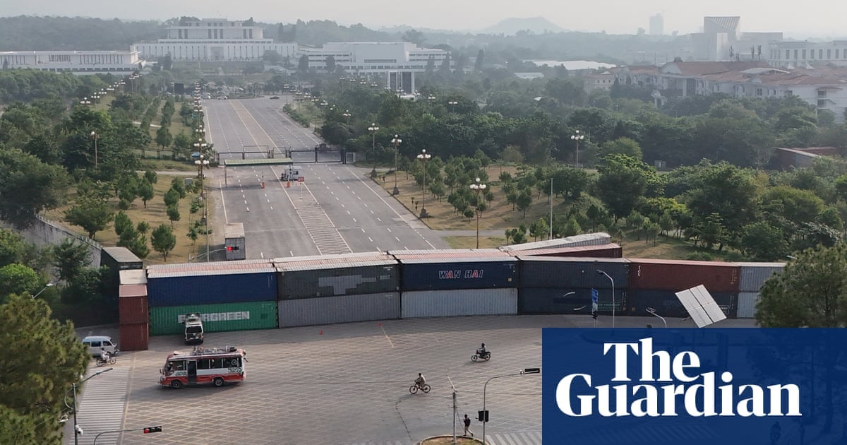 Pakistan Fortifies Islamabad to Block Imran Khan's PTI Protest March